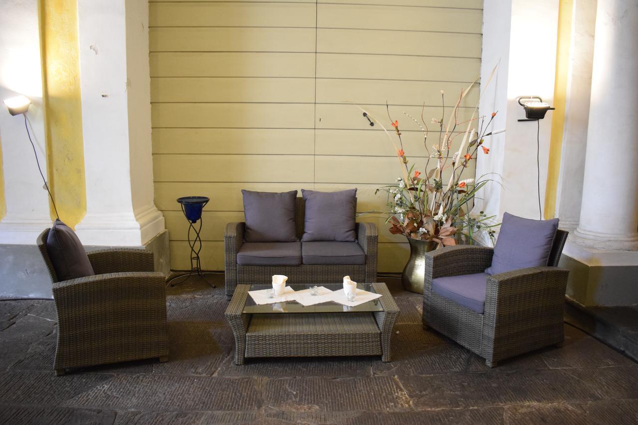 Palazzo Tucci Apartments ลุคคา ภายนอก รูปภาพ